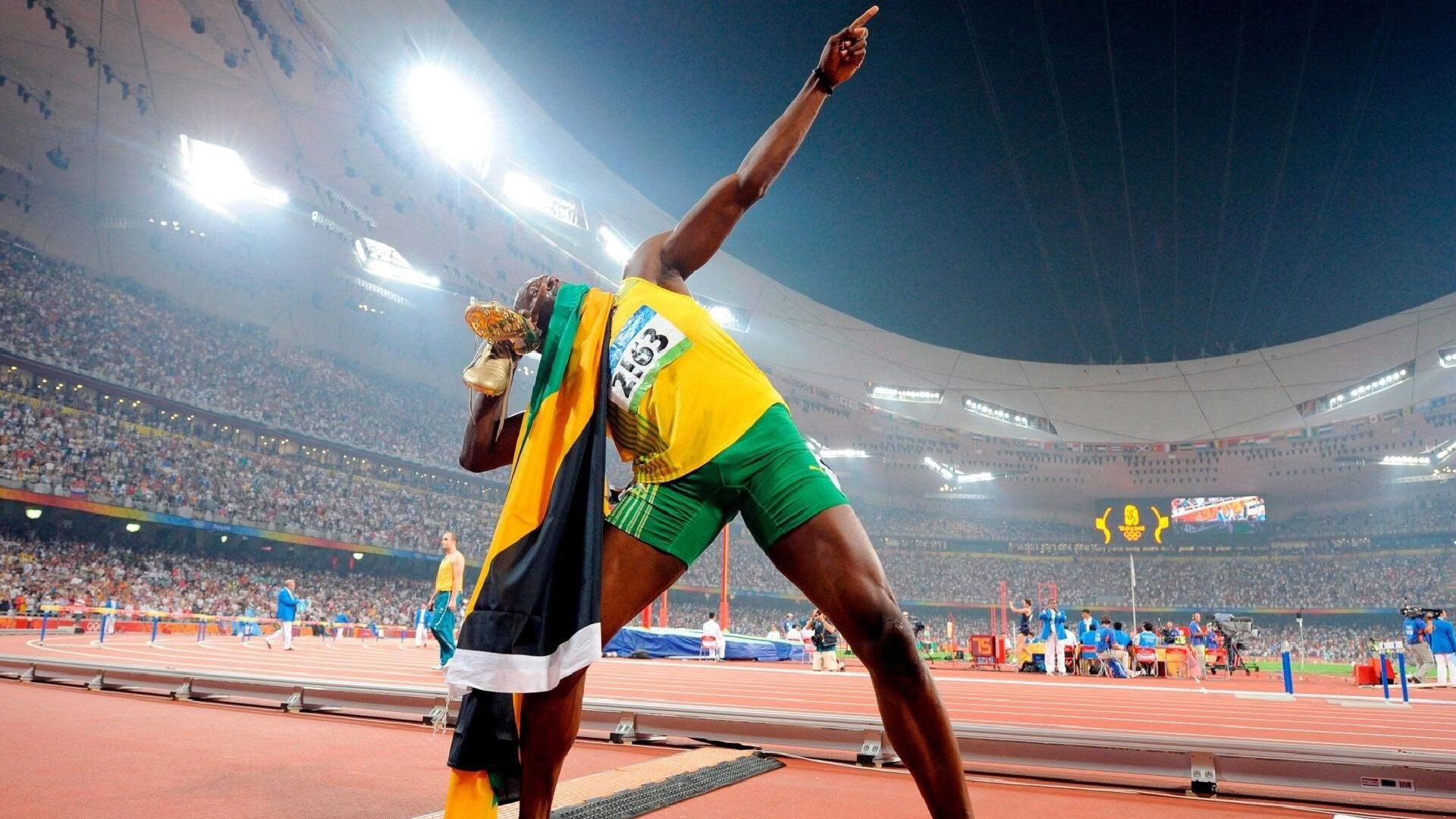 2020年NBA复赛：库里复出表现抢眼，带领勇士冲进季后赛圈层，展现恢弘力量